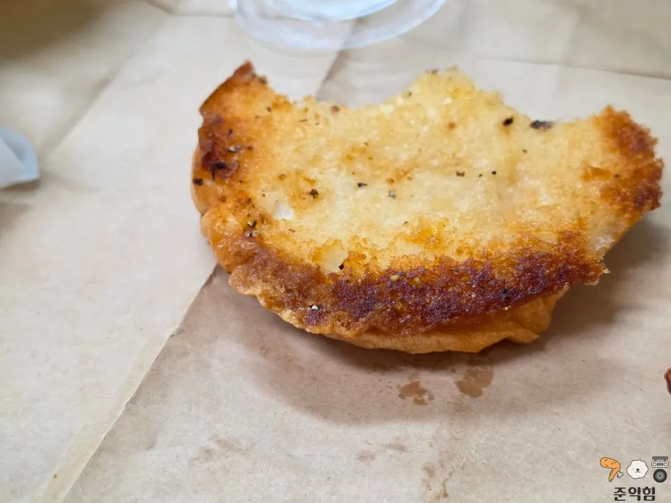 Crisply toasted burger bun