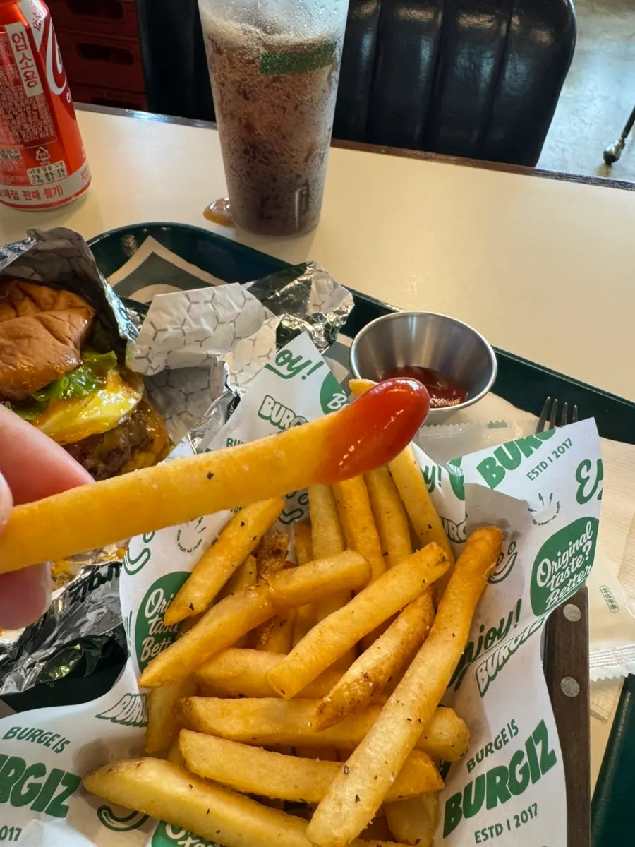 Hangover burger with set fries