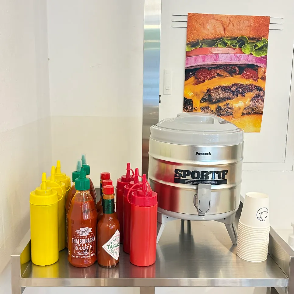 Table setup for the Burgiz Daeheung burgers