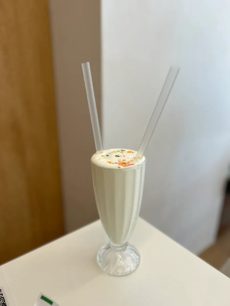 버기즈 밀크쉐이크 한 잔