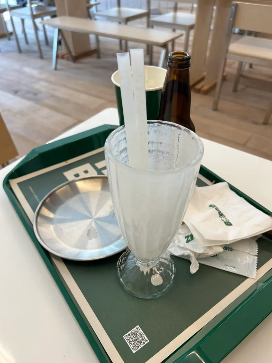 식사를 마친 버기즈 대흥 테이블