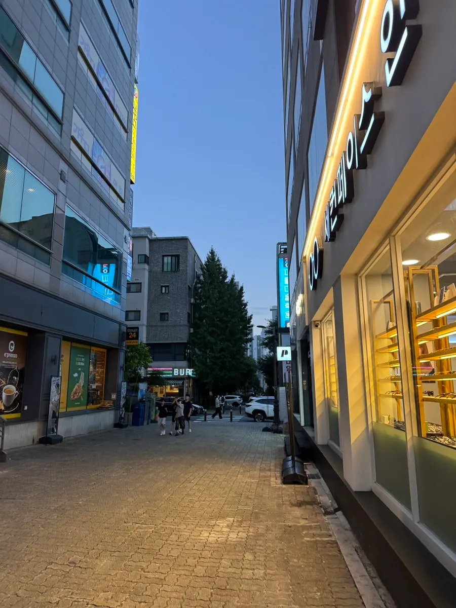 Storefront view of Buggies Tangbang, open since 2017