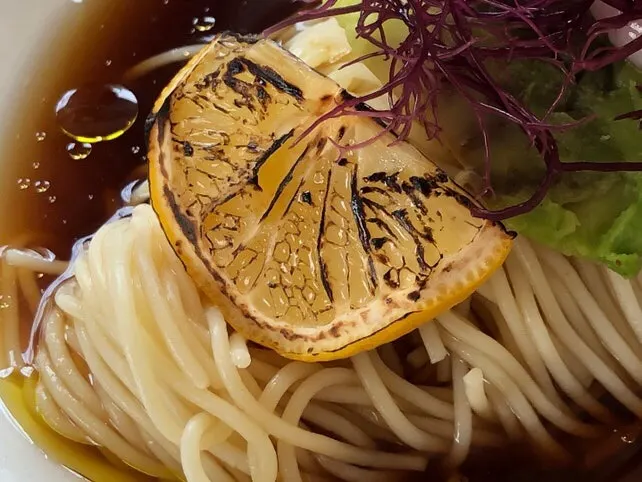 포크에 감은 단새우 냉파스타 면