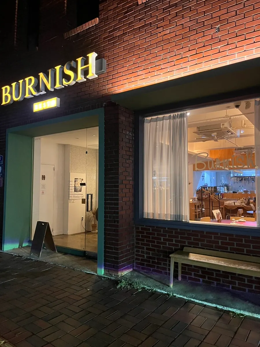 Exterior of Burnish Resto, located between Dongin-dong and Samdeok-dong