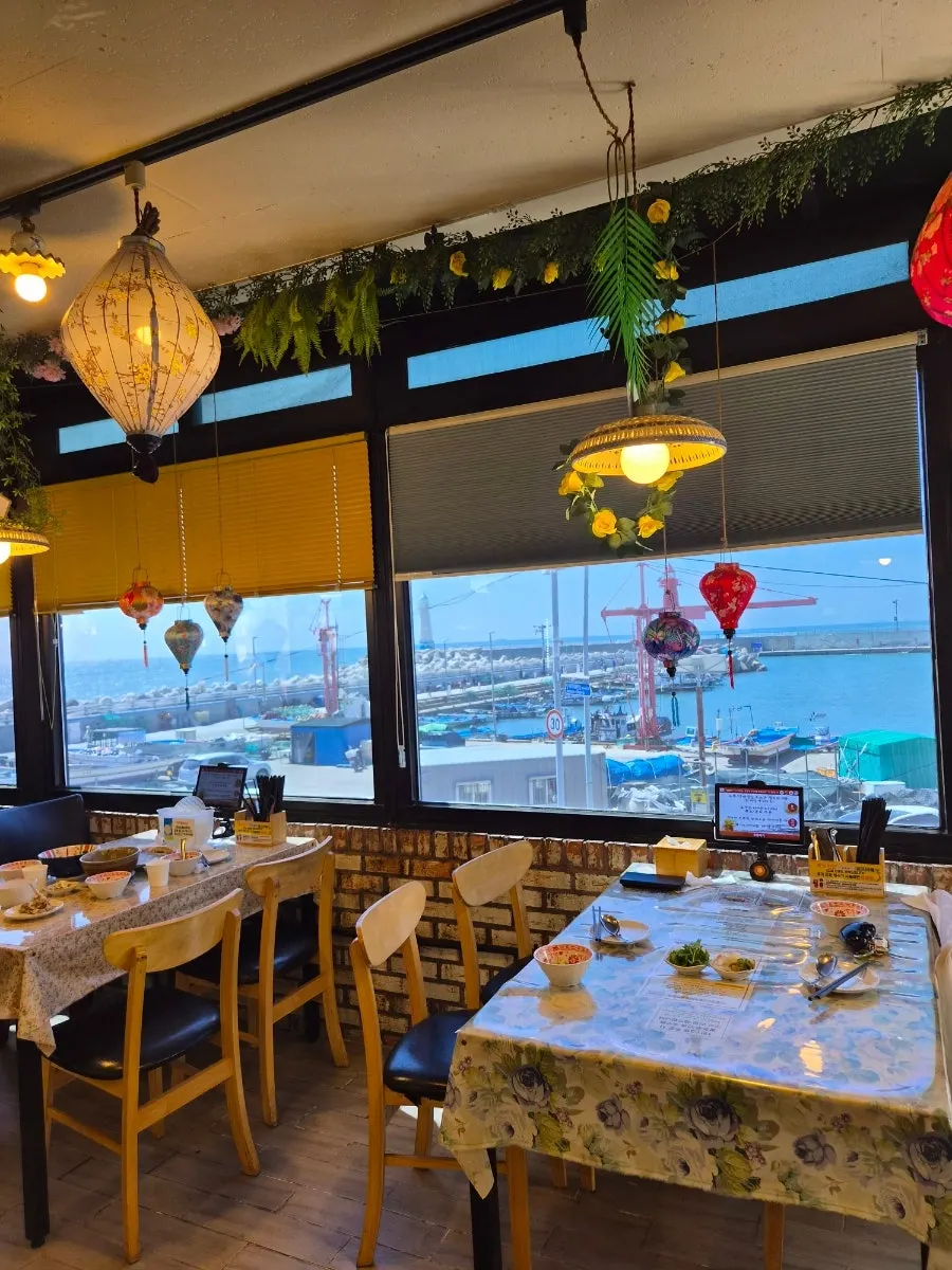 Ocean-view space at Cheongsapo Rice Noodles