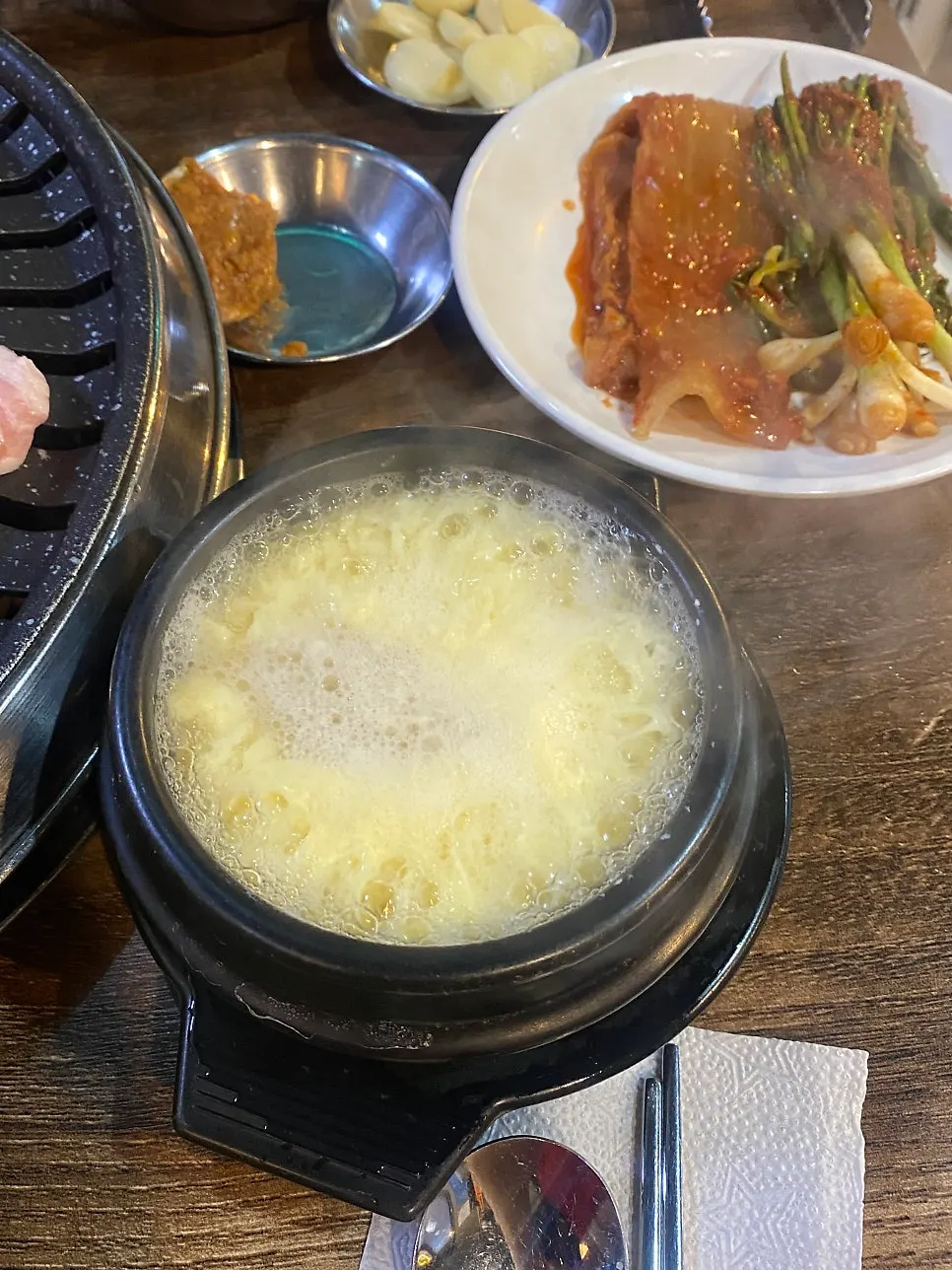 Banchan and kimchi at Choryang Hyeongje Galbi