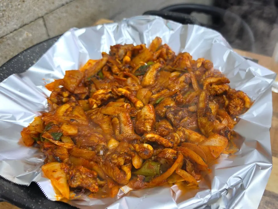완숙으로 나온 양념 꼼장어 중자 2인분