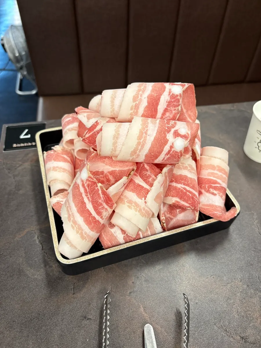 Menu selection at Daepae Maket Busan Daeyeon Branch
