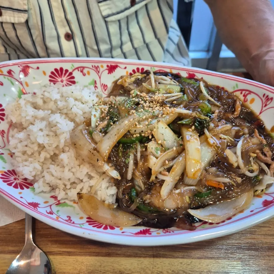 Glutinous rice tangsuyuk packed with meat