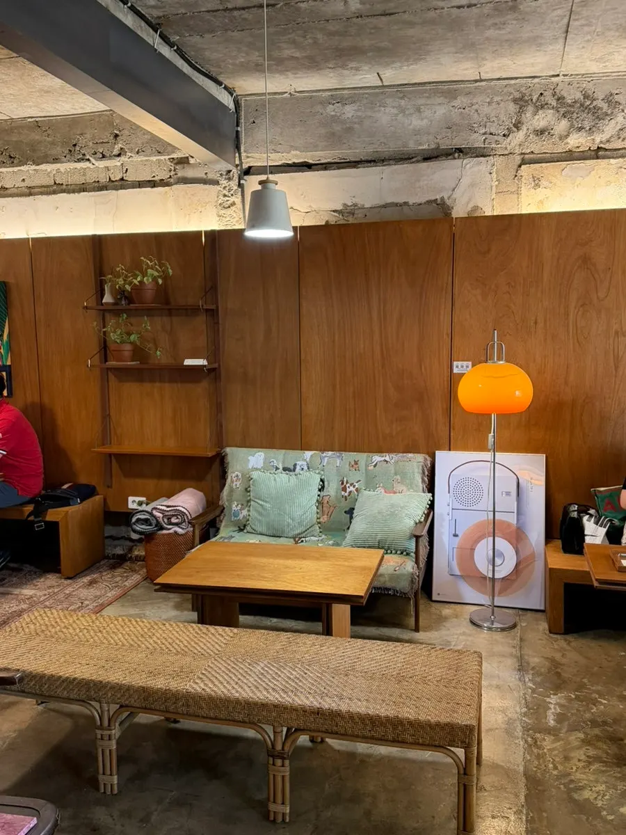 Modern, cozy interior décor details