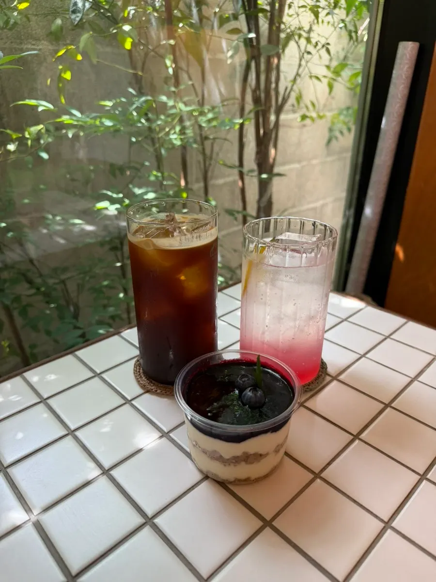 Ordered drinks and cheesecake