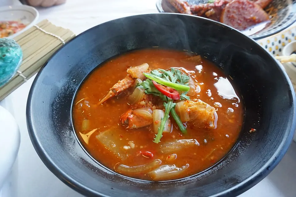 꽃게매운탕과 전복죽 마무리 코스