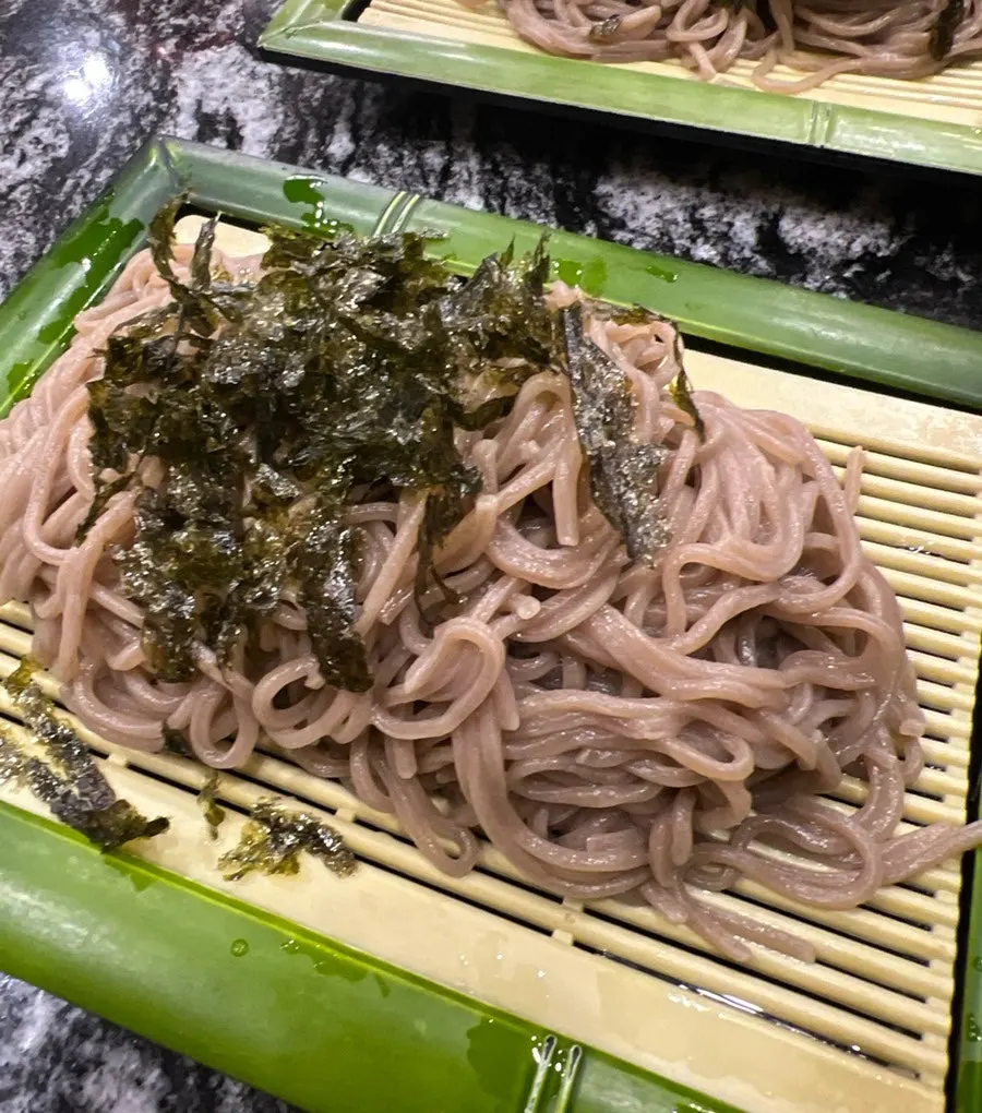 두툼한 종류별 초밥