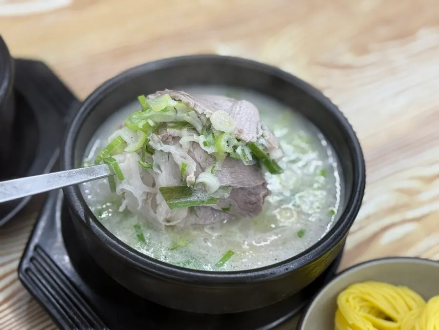 고기가 넉넉한 돼지국밥