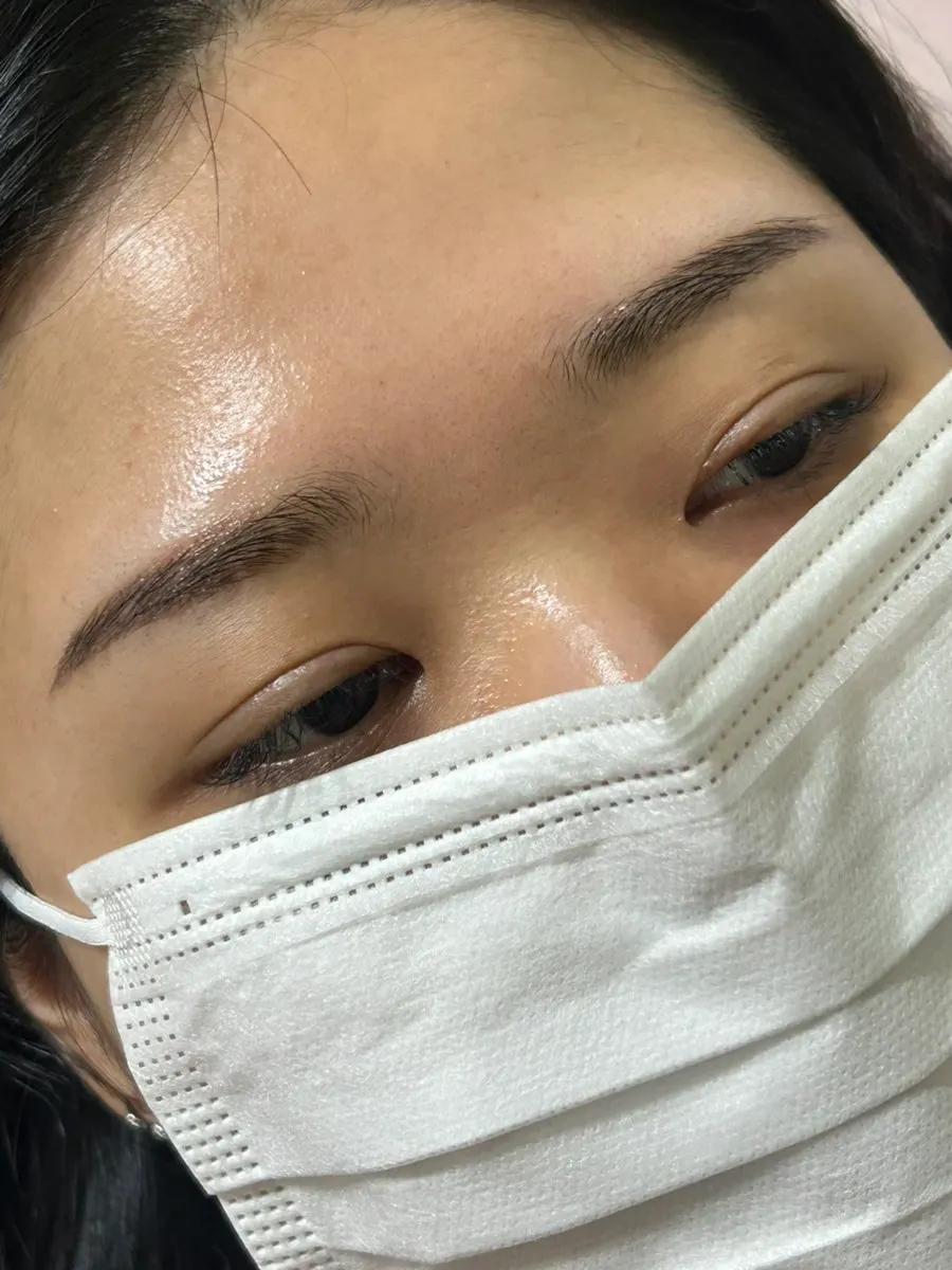 하단 눈썹문신을 마친 전체 인상