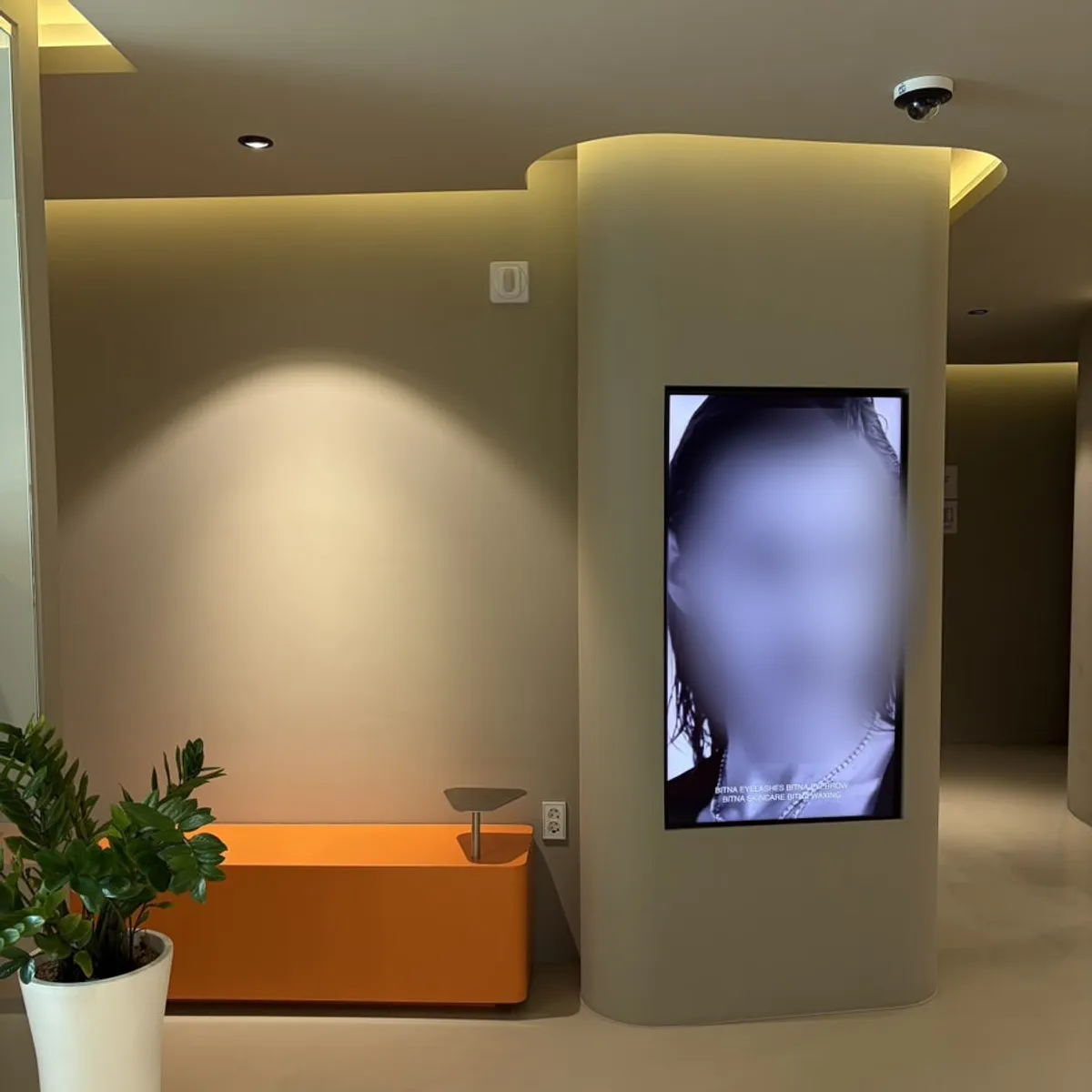 Busan The Nine Skin52 visited for a semi-permanent eyebrow treatment