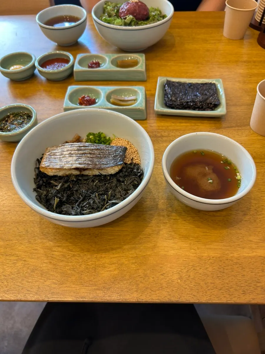 Raw beef bibimbap and mackerel gondeure rice order