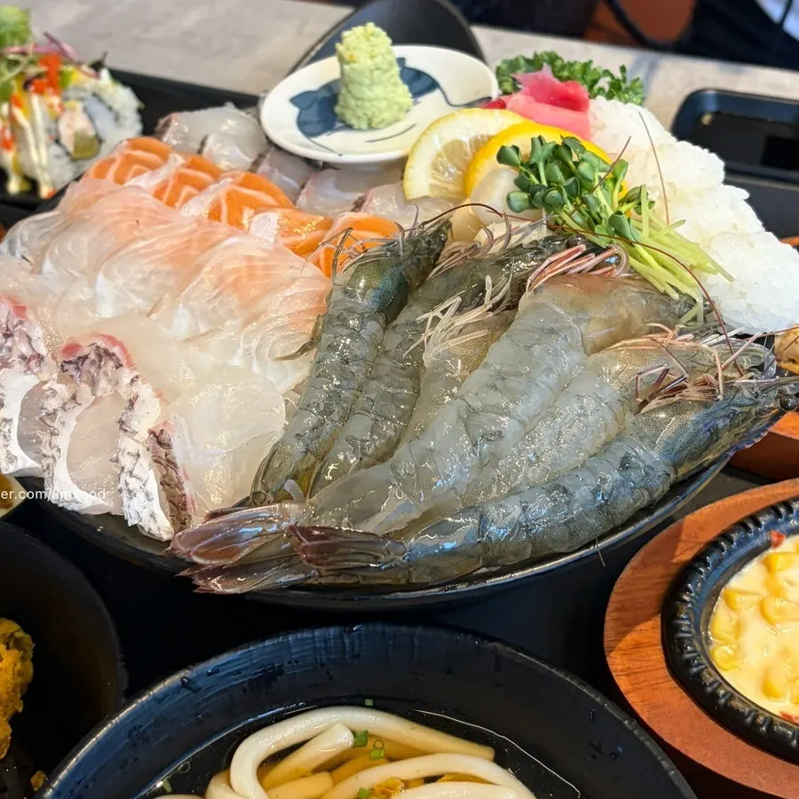 熟成生魚片與付食擺盤