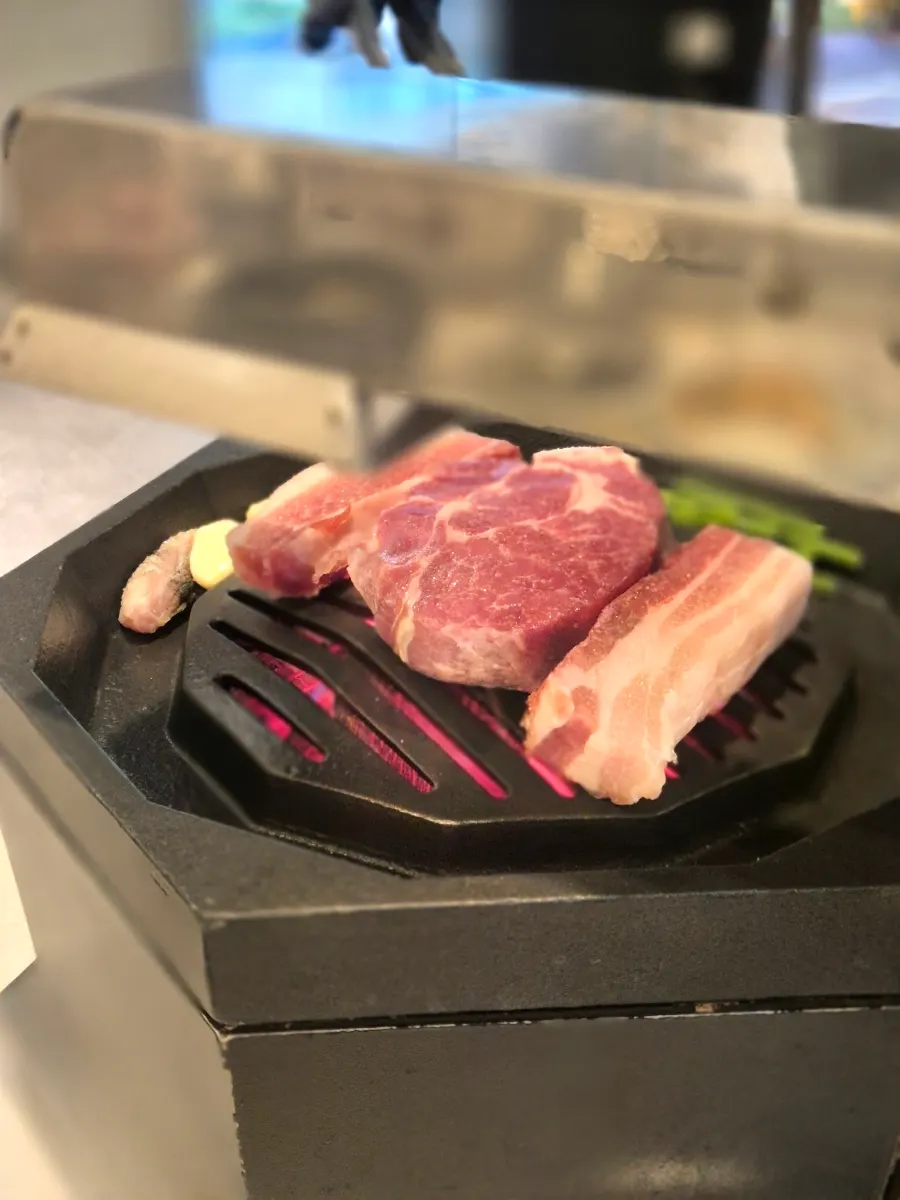 직원이 구워주는 삼겹살