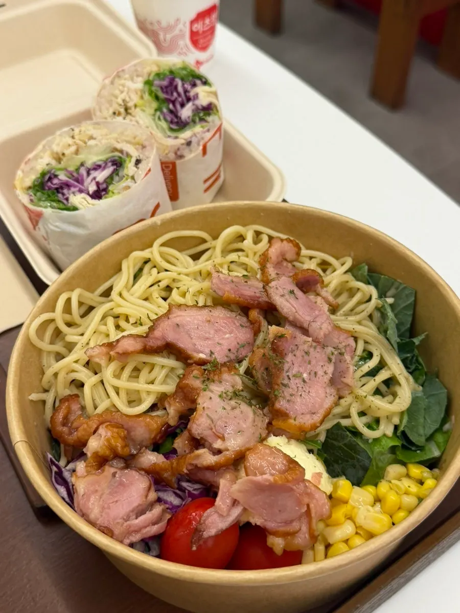 Poke menu at PARENTS Coffee & Salad Jungang-dong Branch