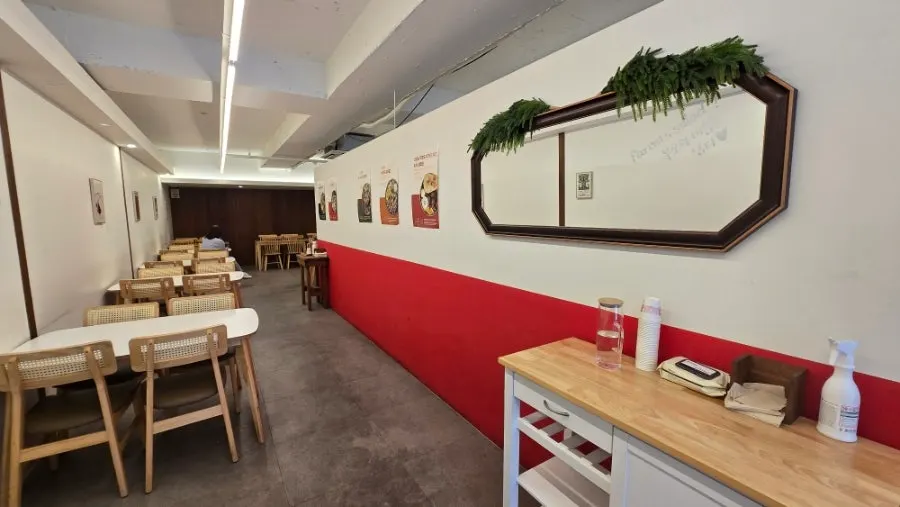 Seating inside PARENTS Coffee & Salad