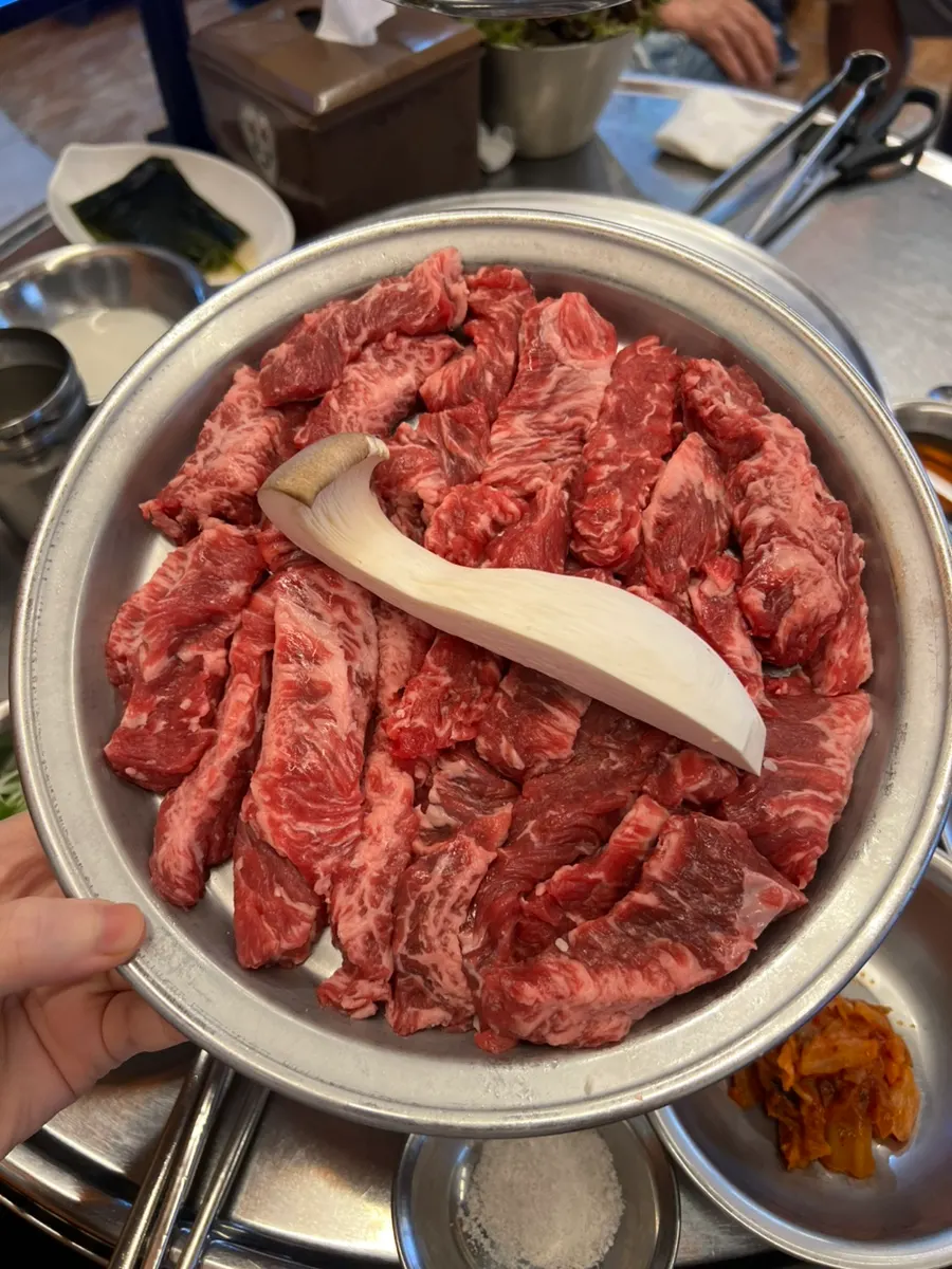 A platter of bright-red emperor beef rib meat