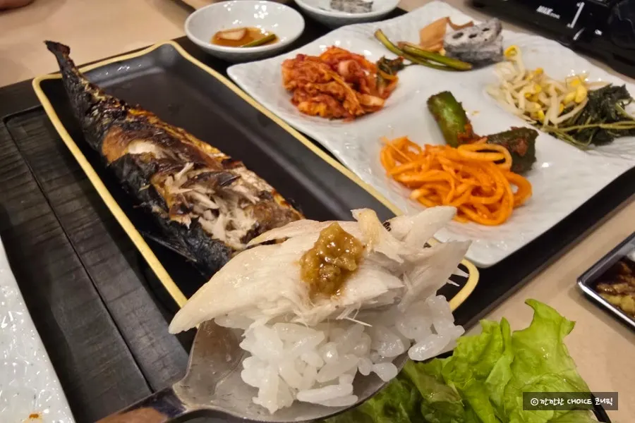 Aged kimchi mackerel stew served with stone-pot rice