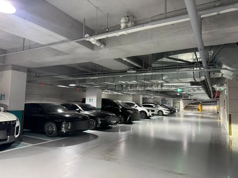 Surroundings of the 2nd-floor restaurant in the Ramada Encore by Wyndham Asan building