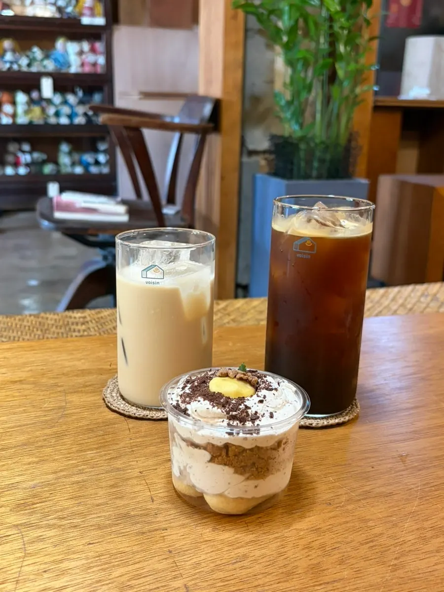 Ordered chestnut tiramisu, Americano, and royal milk tea