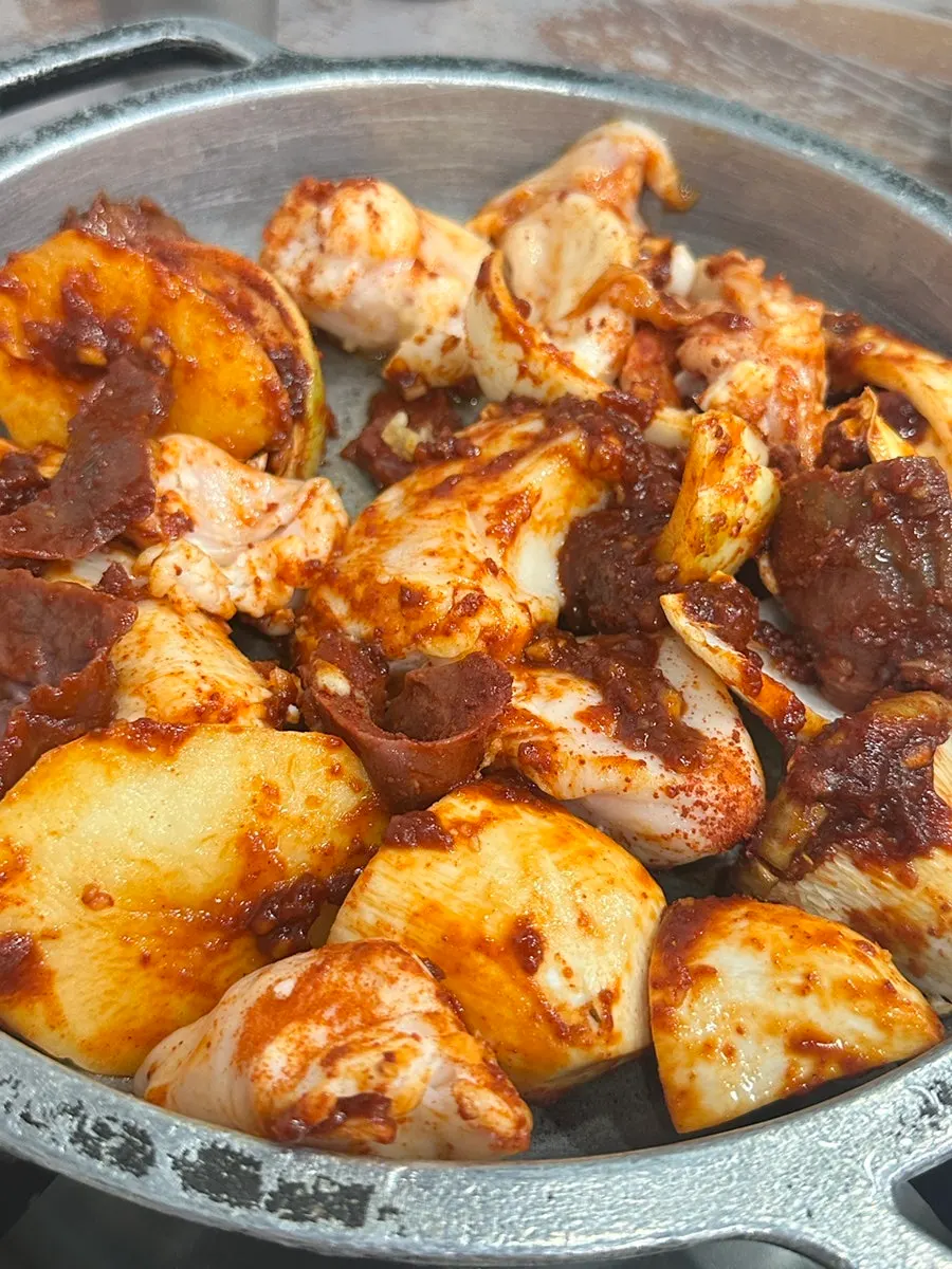 Salad and sirak-guk side dishes