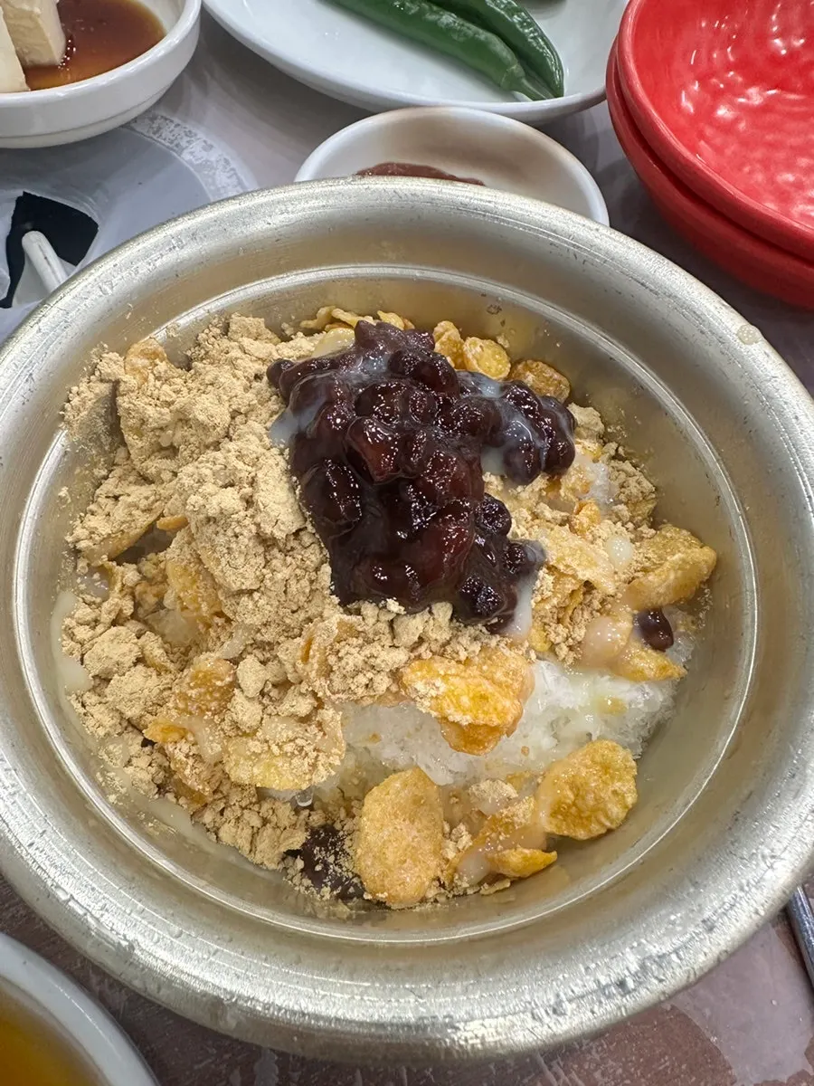 Fried rice with crisp scorched-rice texture