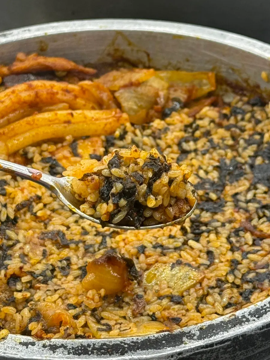完成的酱烤炒饭