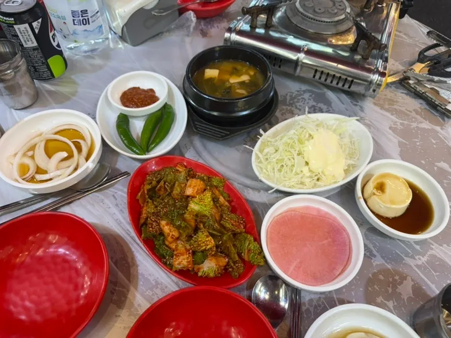 Basic side dishes served at Bupyeong Yang Gopchang