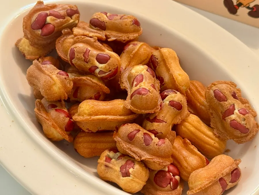 우유와 함께 먹는 땅콩빵