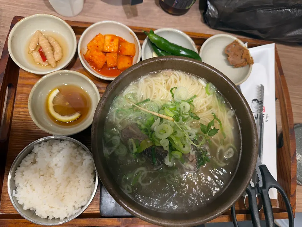 Meal-kit sales area at Gang Galbitang
