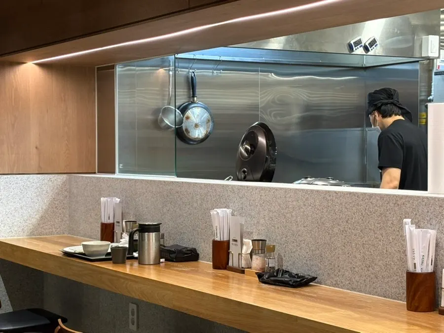 Neat dining-room atmosphere at Katsu Gimseondo