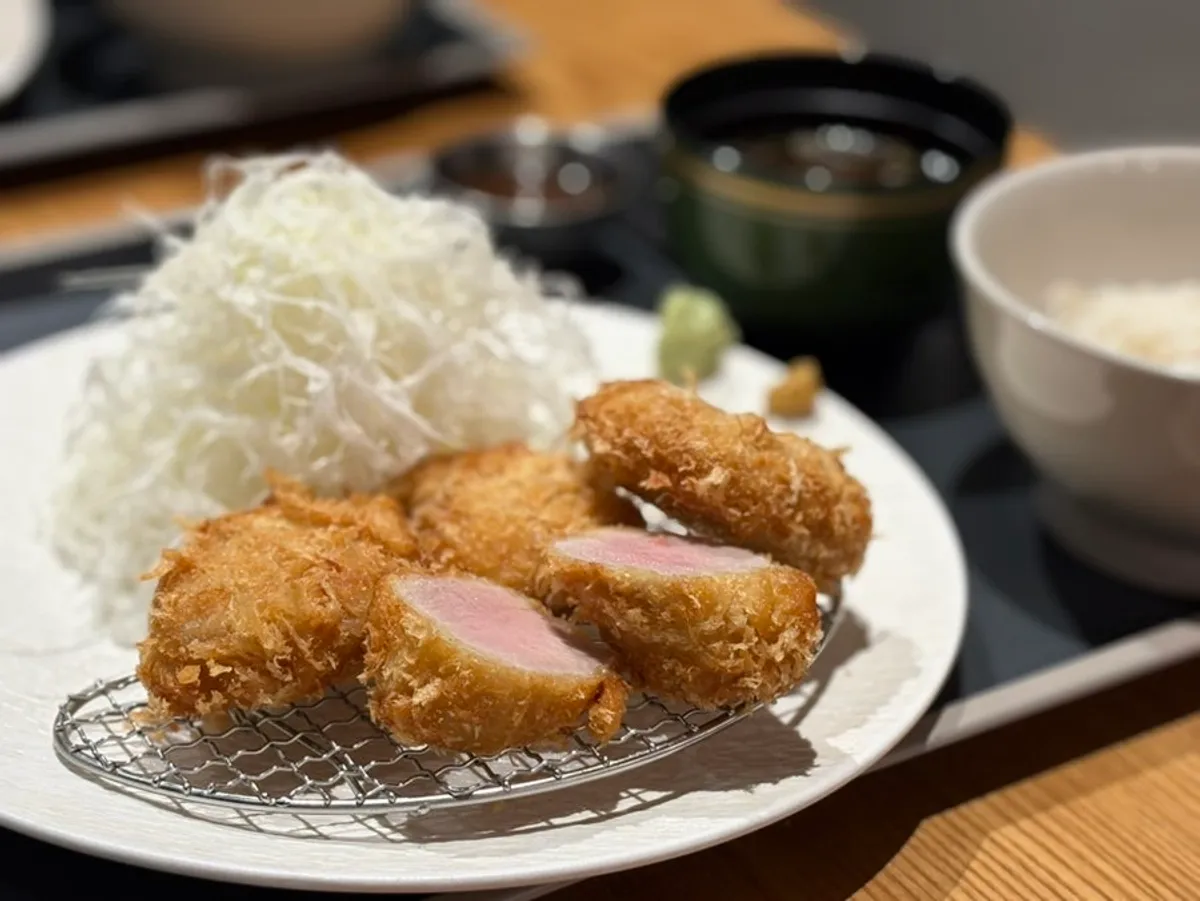 Thickly sliced tenderloin tonkatsu set