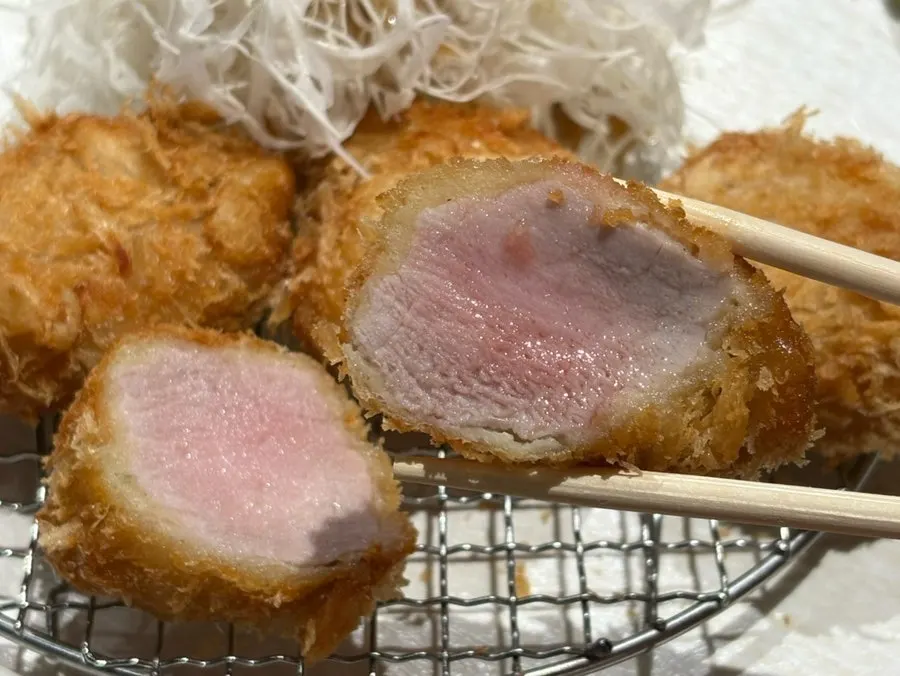 Cross-section of thick tenderloin tonkatsu