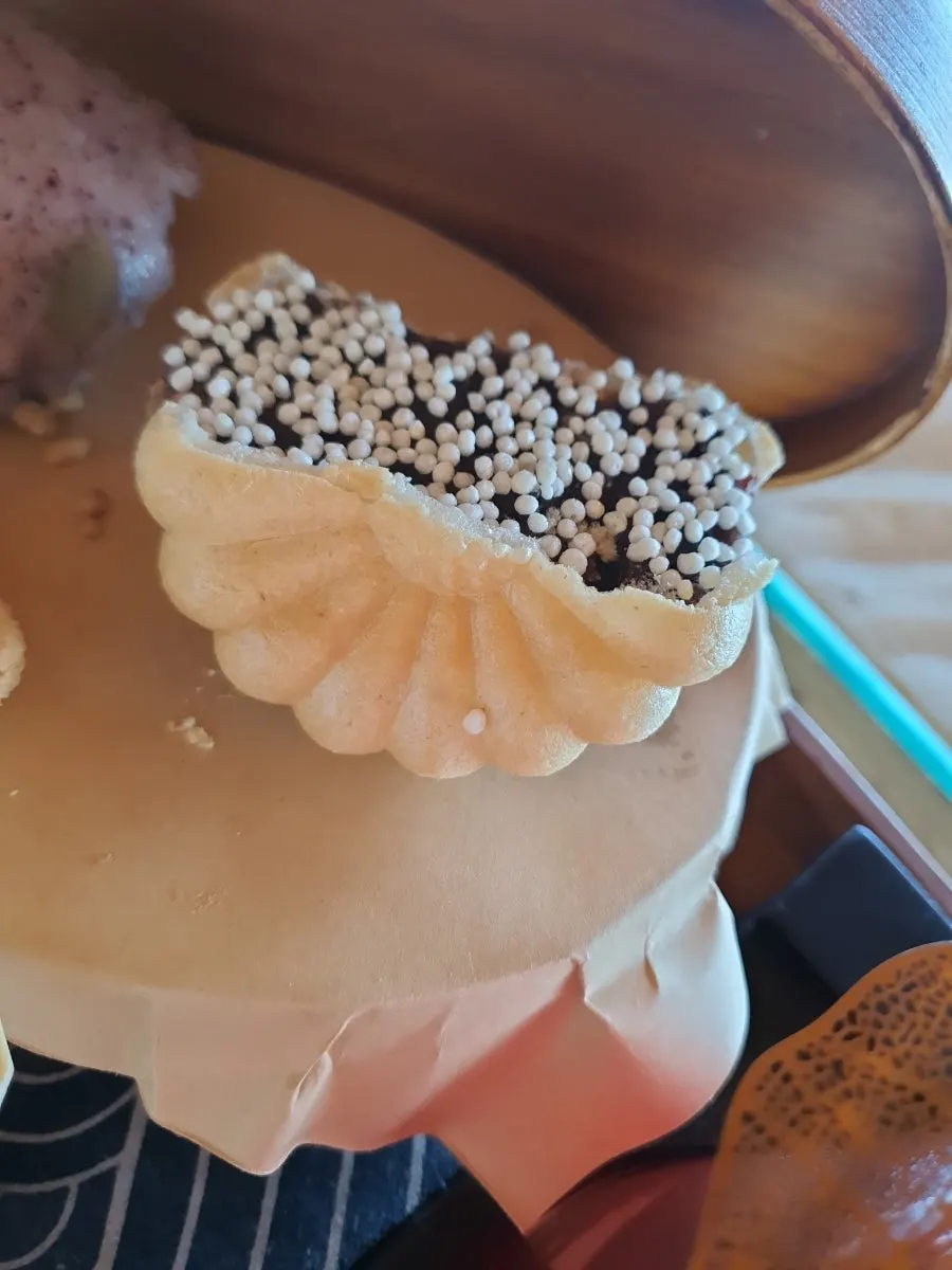 Tea-related goods sold at Suwolgyeonghwa