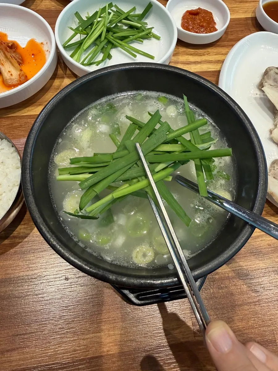 수육백반과 만두를 함께 차린 마지막 상차림