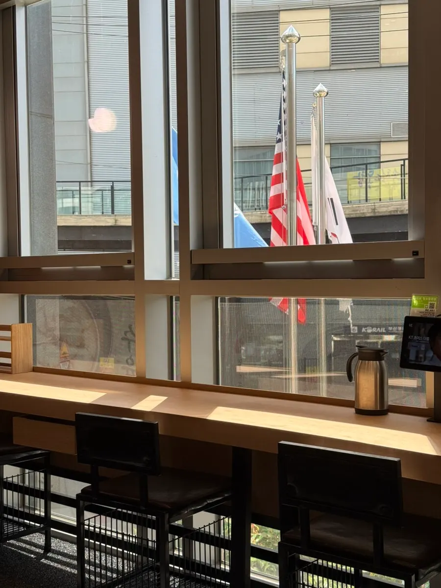 Window-side bar seating for solo diners