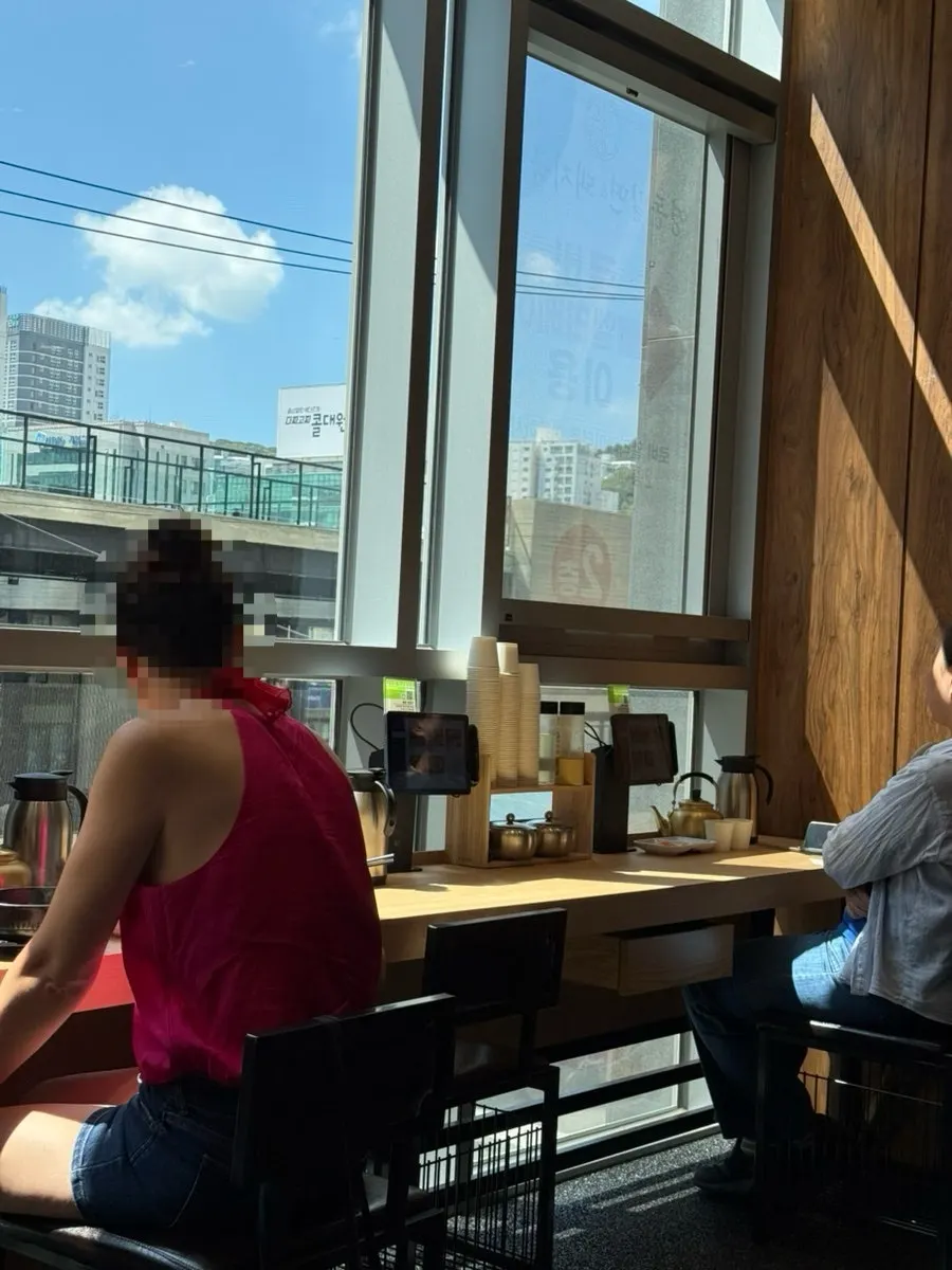 Tablet ordering device on the table