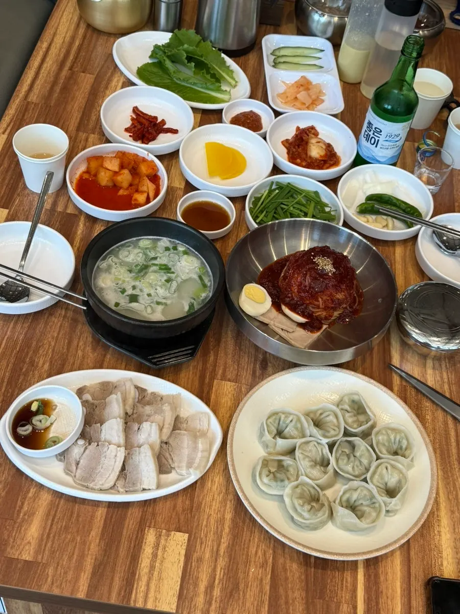 The last meal of the trip at the restaurant beside Busan Station