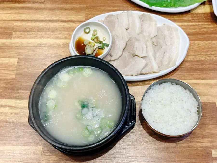 Full suyuk baekban table setup
