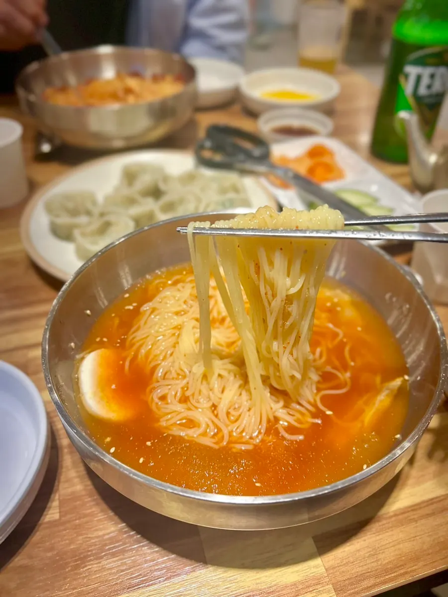 시원한 육수의 물밀면