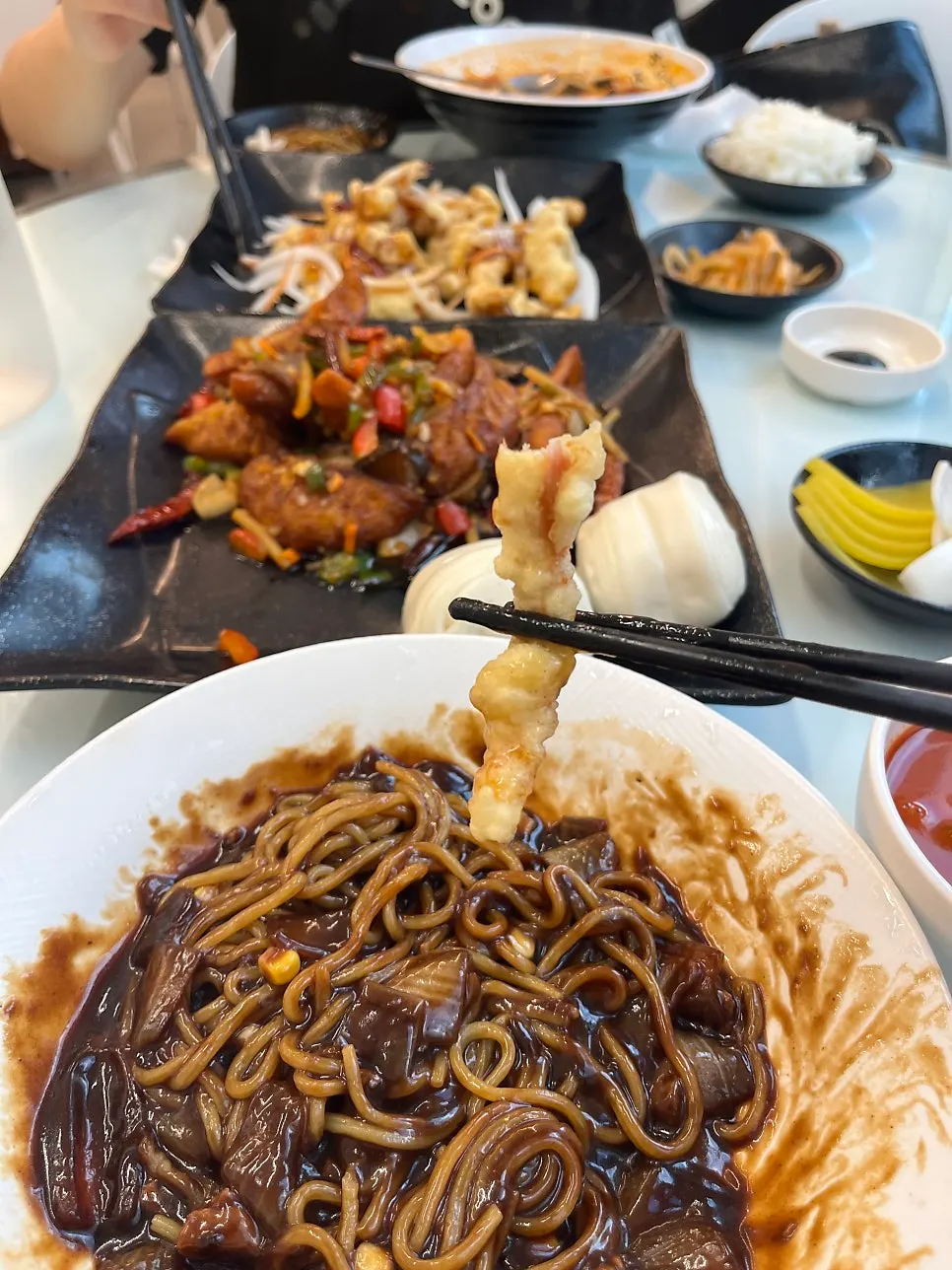 Freshly fried mini tangsuyuk at Jangchunhyang