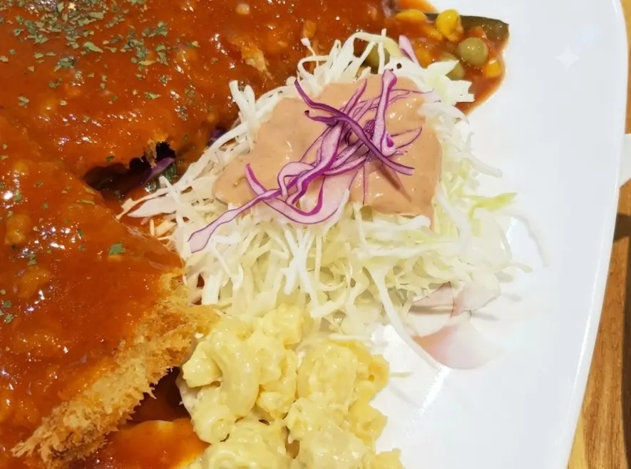 Donkatsu de camote y queso con mousse de camote encima