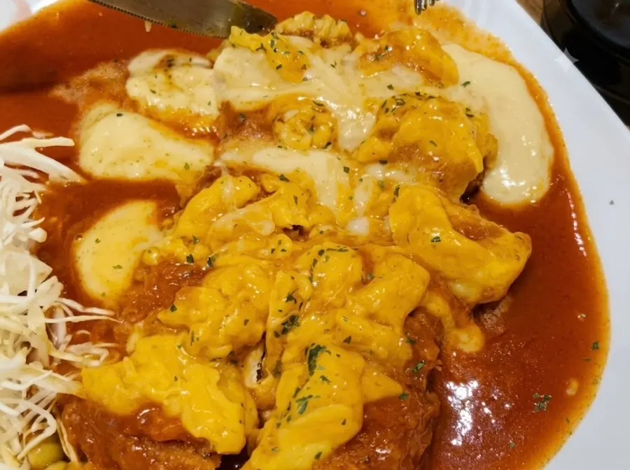 Plato doble con dos piezas grandes de donkatsu
