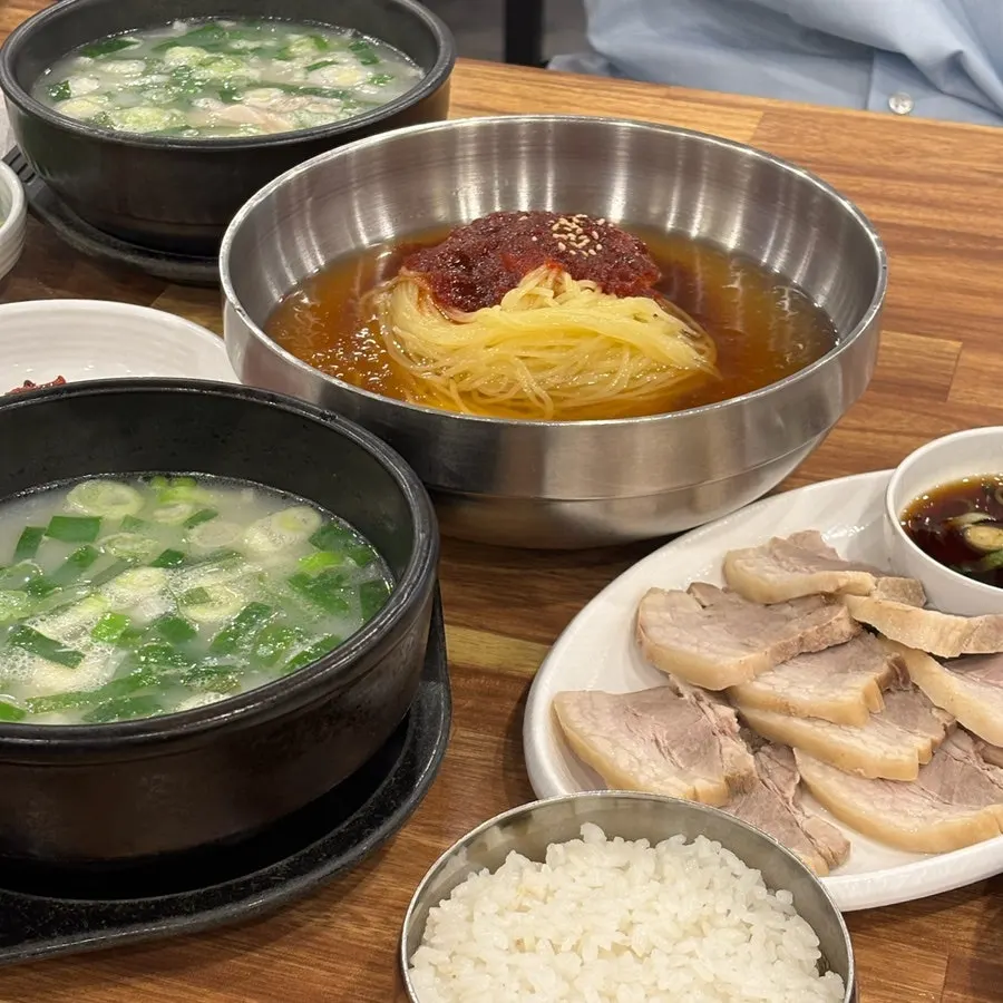 Yeongdong Milmyeon & Dwaeji Gukbap store information image