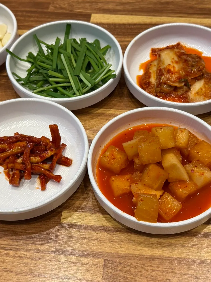 Order for milmyeon and suyuk baekban